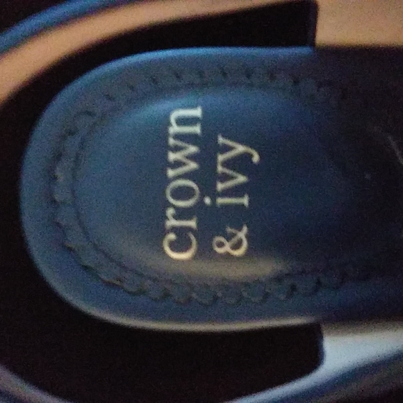 Women's navy blue sandals made by crown & Ivy - Picture 5 of 6